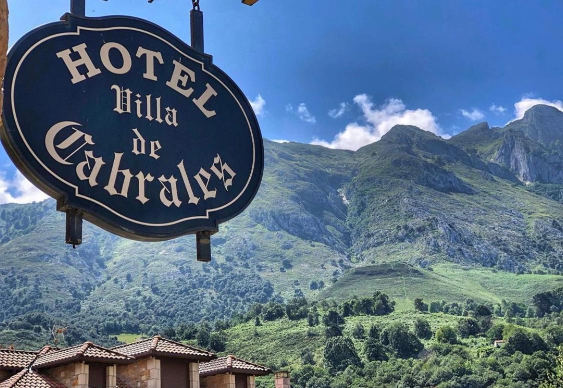 Hotel Villa De Cabrales Аренас де Кабралес Екстериор снимка