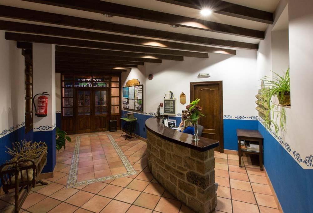Hotel Villa De Cabrales Аренас де Кабралес Екстериор снимка