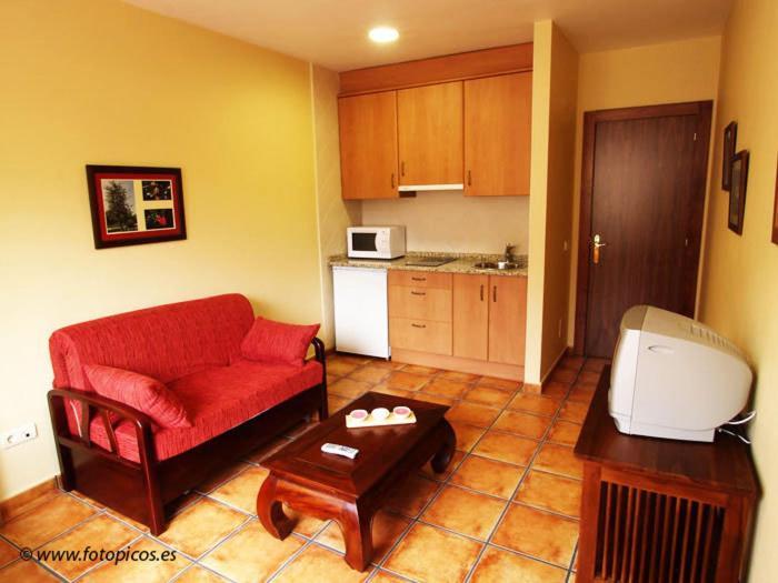 Hotel Villa De Cabrales Аренас де Кабралес Екстериор снимка